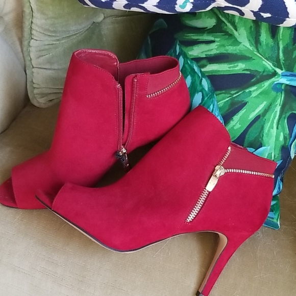 Open toed booties - Picture 1 of 3